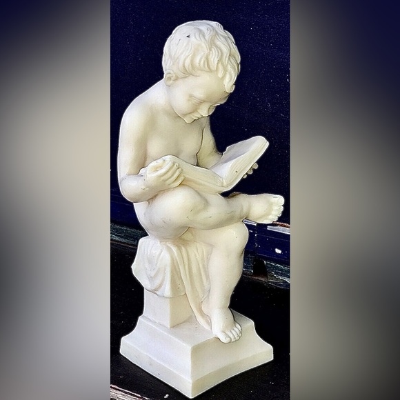 Vintage Ground Stone STUDIOUS YOUNG BOY Reading Book Figural Statue Figurine - Picture 7 of 10